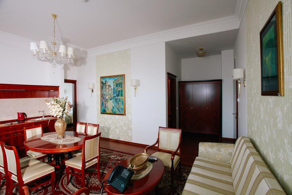 Apart-Hotel Integra Banyaluka Oda fotoğraf